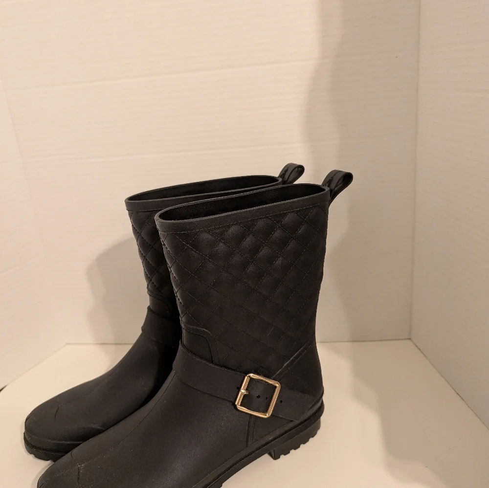 Capelli‎ New York Women's 10 Black Quilted Mid-Calf Gold Buckle Rain Boots